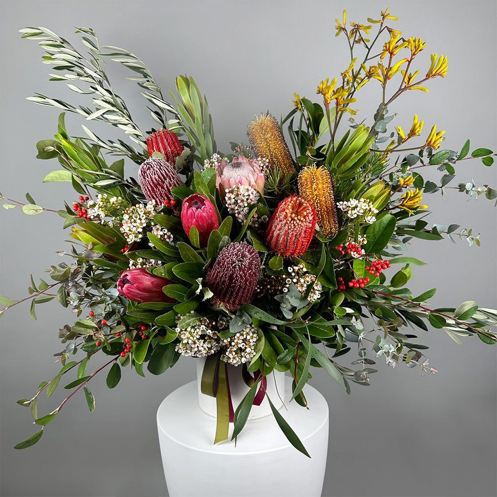 NATIVES BLOOMS - CERAMIC POT (SEASONAL)