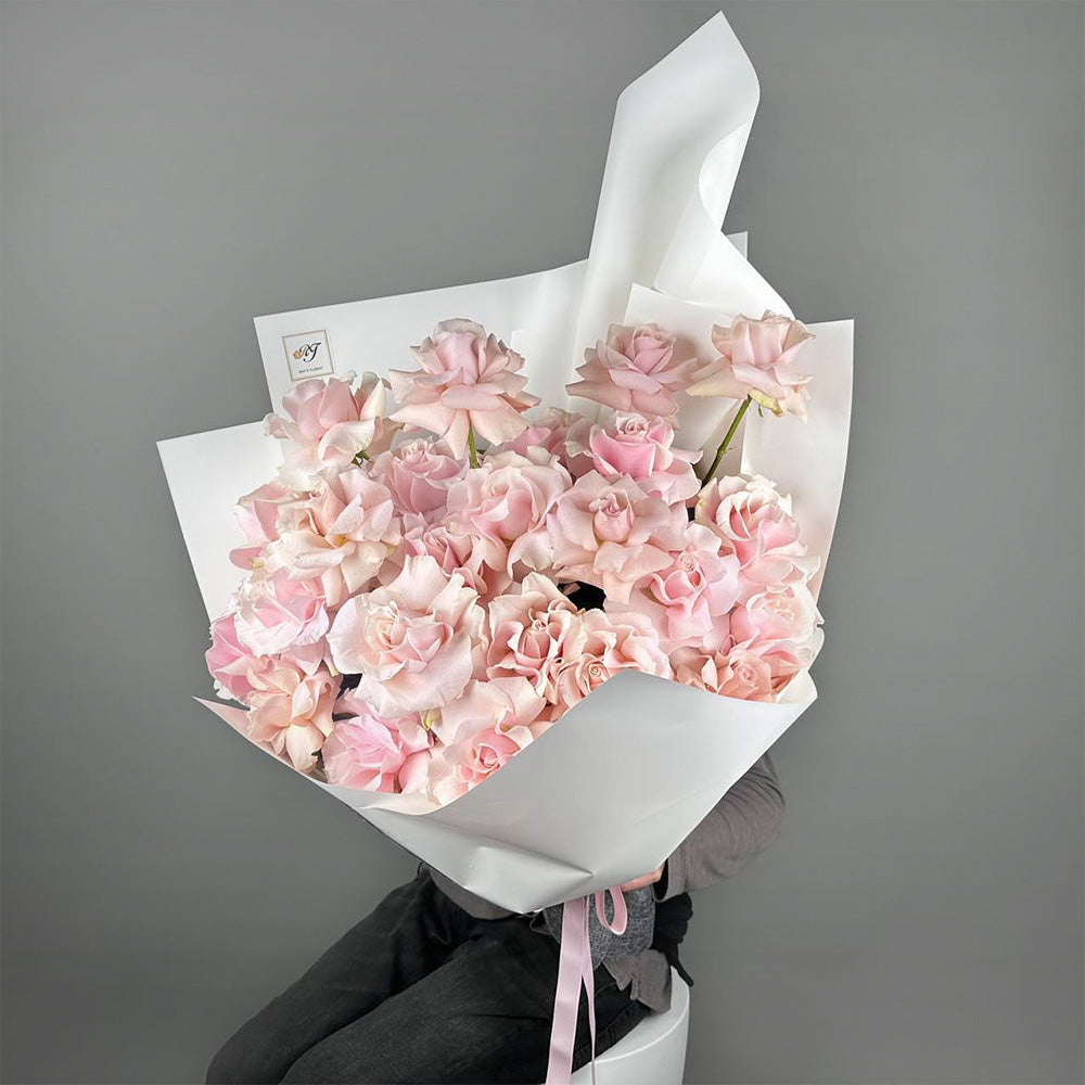24 Reflexed Pale Pink Roses - Bouquet