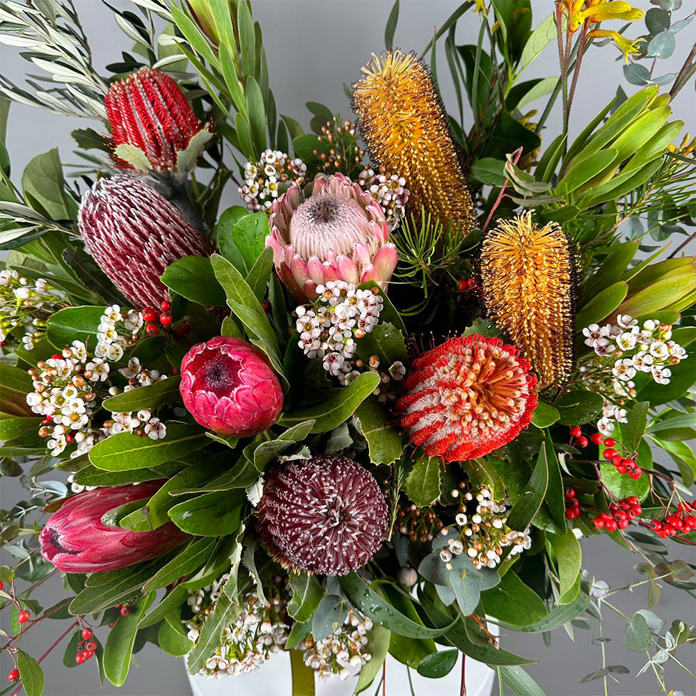NATIVES BLOOMS - CERAMIC POT (SEASONAL)