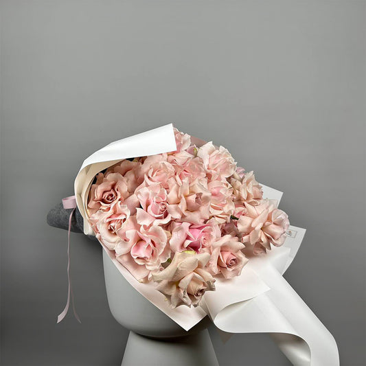 24 Reflexed Pale Pink Roses - Bouquet